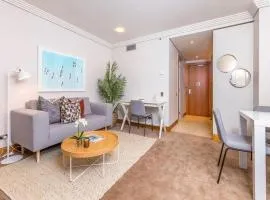 Cozy Central Apt with Pool & Gym by Zodiak Stays