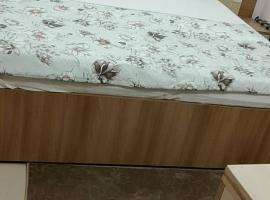 Vrindavan stay, hotel en Chhatikara