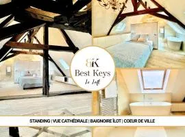Le Loft - By BEST KEYS - Prestige - Vue Cathédrale - Poutres Apparentes - Baignoire Îlot - Centre Ville - Smart TV - Machine à Café Nespresso - WiFi Illimité - Check-in Autonome