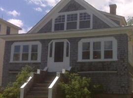 Cozy Cottage by the Sea, hotel a York