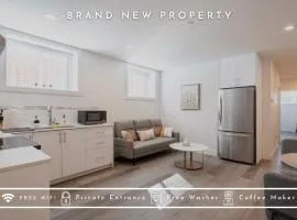 Relaxing 2BR Stay - Kitchen & Central Convenience