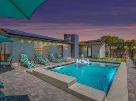 Pristine Sunset- In Old Town - Private Pool - BBQ