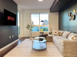 Bright & Cozy Getaway with Pool Free Parking 10 mins Disneyland