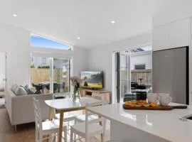 Perfect Papamoa Beach Bach