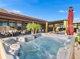 Goodyear Gem Jacuzzi Grill Outdoor Oasis, hotel i Goodyear