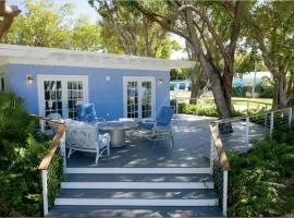Charming Bayfront Cottage in Heart of Islamorada with Pool, Dockage, Beach, Kayaks & More