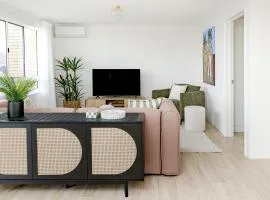 Sol Cove - 2 min walk to beach, parks and dining