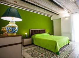 Palazzo Pagliaro, bed and breakfast en Santo Stefano di Camastra