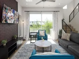 Pinnacle Peak - 3 Units - Hot Tub - In Old Town
