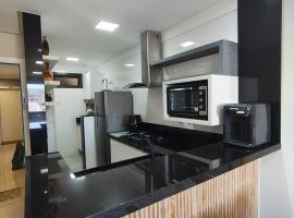 Apartmento em Castelhanos a 50 metros da praia, hotel a Anchieta