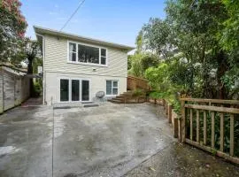 Cosy Studio Retreat - Wellington Holiday Home