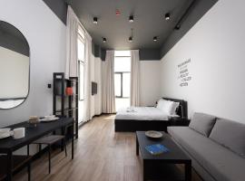 Stylish stay Studio by Spacey in Duqm 90, hotel v destinaci Dakm