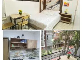 23 COMODO APARTAMENTO CON BALCON EN LAURELES ESTADiO 2 HAB 2 BAÑOs