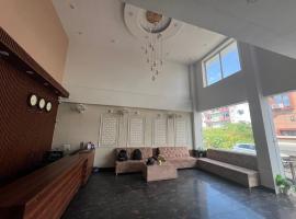 Shanti Pacific, hotel v destinaci Jāmb