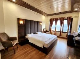 Hotel Honeymoon In Dalhousie #Only Couple and family allowed