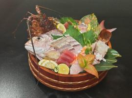 ホテル中山荘، فندق مع أحواض استحمام ساخنة في مياكونوجو