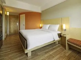 Ibis Padang