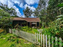 Pine Tree Place By Luxunlock Private Villas, hotel in Ammatti