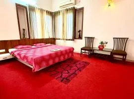 Hotel Mahendra, Karad