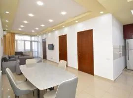 Stylish 3 room ap near republic square