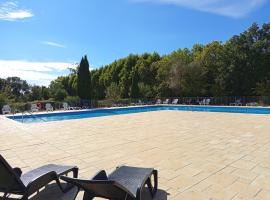 Les Murmures du Lac, hotel en Azille