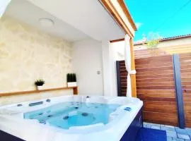 Tonina - private jacuzzi, free parking, terrace