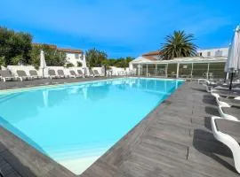 Location dans résidence avec piscine à 50m de la plage