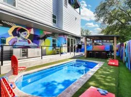 Rooftop Karaoke W City Views, Hottub, Pool, Games