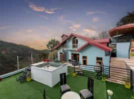 Four Bedrom House Kasauli I The Mountain Mansion I Serviced Villa I Party & Music I Sky Bonfire I Kasauli By Exotic Stays, khách sạn ở Kasauli