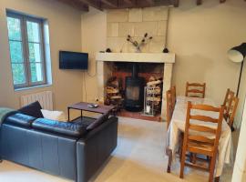 Logis troglodyte cosy & vue sur la Loire, ξενοδοχείο σε Souzay-Champigny