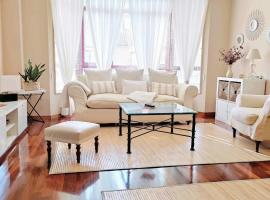 Rías Baixas RC, vivienda céntrica con parking en una urbanización residencial, khách sạn ở Ribeira