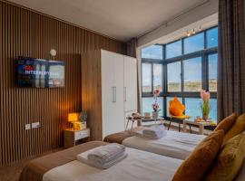 Shoreline Hideaway - Cross Over to the Beach!, viešbutis mieste San Polo Bėjus