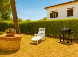 Villa carla Fronte Mare con posti auto riservati, hotel in Sperlonga