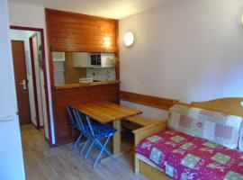 Studio cosy à Valfréjus - Près remontées, WIFI, parking - FR-1-561-87, hotel in Valfréjus