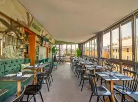 Hotel Tritone