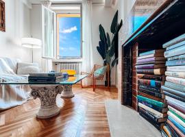 Attico d'Autore in Piazza con Vista Ghirlandina, hotel in Modena