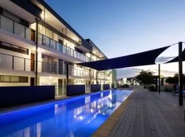 Home to Holiday at Central Islington Apartments
