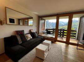Disentis mountain view, hotel con pileta en Disentis