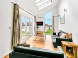 Lovely 2 Bedroom Holiday Chalet near Sidmouth，位于锡德茅斯的酒店