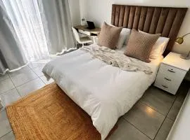 Luxury Vineyard Farmstay Flatlets, Somerset West