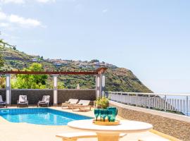Villa Abreu - A Wonderful Ocean View, hotel en Calheta