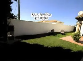 Chalet con Jardin y Barbacoa en palmar Solo 800 m del Mar El Palmar