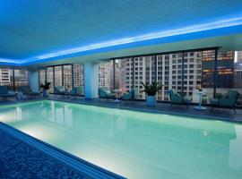 शिकागो में, होटल The Royal Sonesta Chicago River North