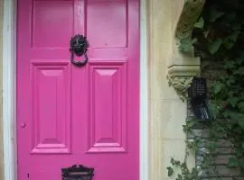 Stylish, Spacious City Hideaway - Sleeps up to 9