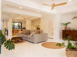 Entire Family house great location near Big Buddha, Hotel in Amphoe Koh Samui