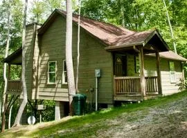 Family-Friendly Cabin Rental for Six on Nantahala Mountain with White Water Rafting in North Carolina