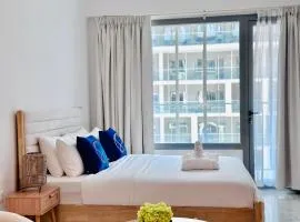 Smart City Escape Modern Studio in Oasis Tower 1