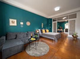 3B Bright Beautiful Newly Renovated 3BR