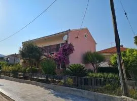 Villa Lyra