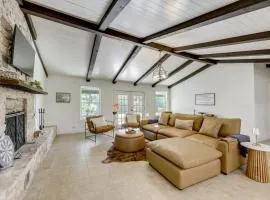 Family Home with Covered Patio and Grill in La Grange